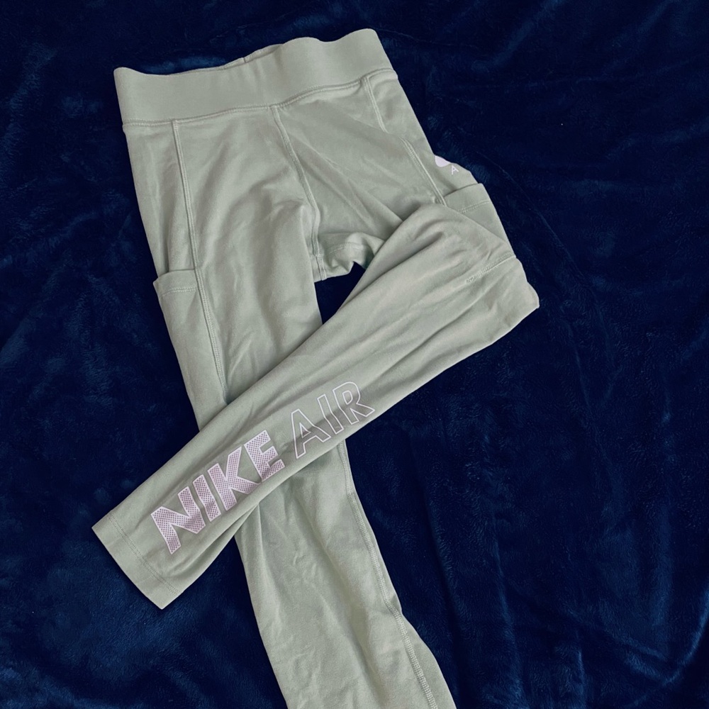 Nike yoga leggings